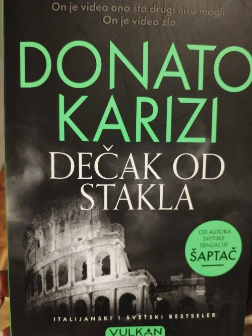 Dečak od stakla